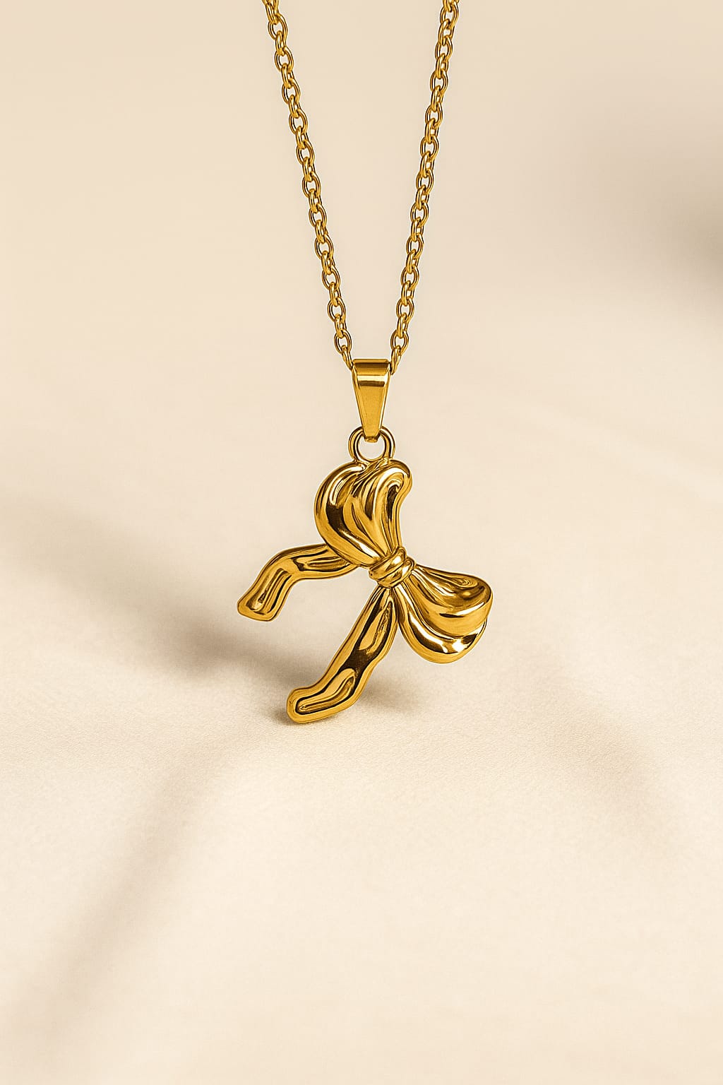 "Golden Bow Jewelry Set – Necklace & Earrings"